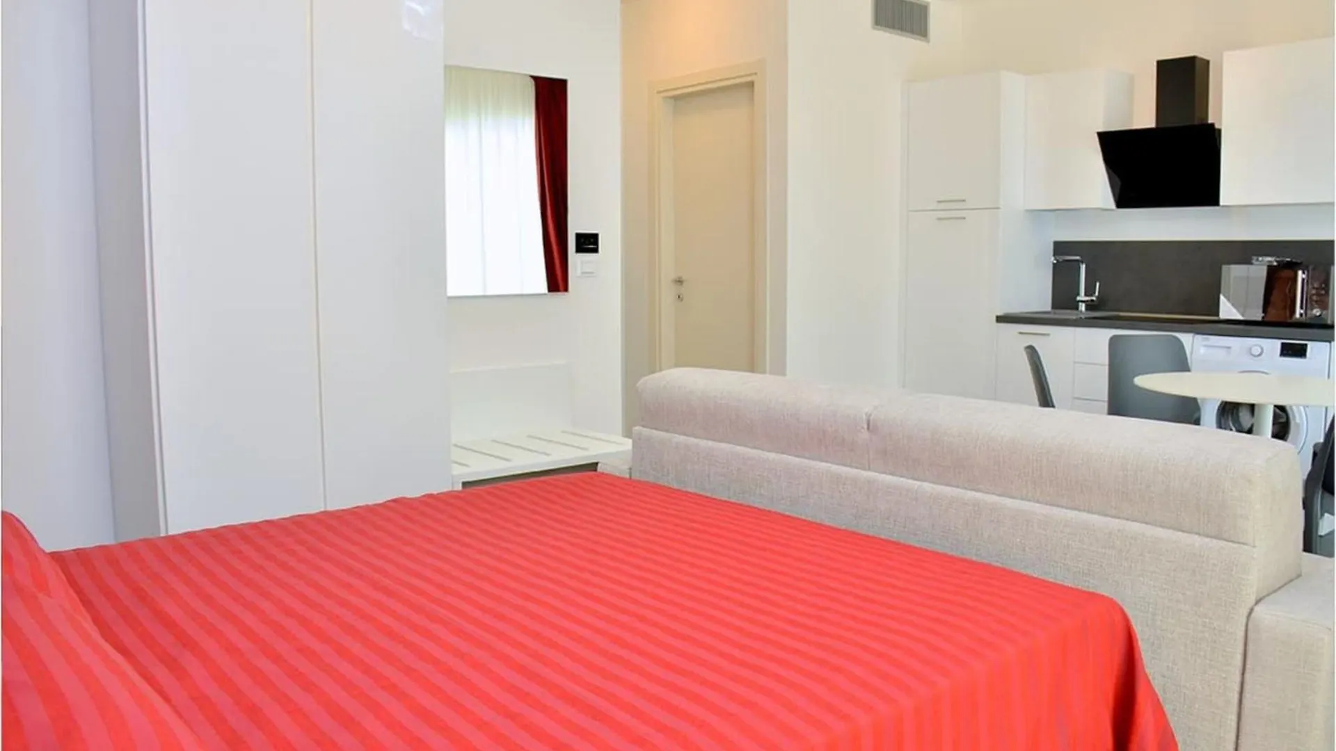 Apartment Elegant Studio Located On The Gorgeous Coast Of Bibione Italy